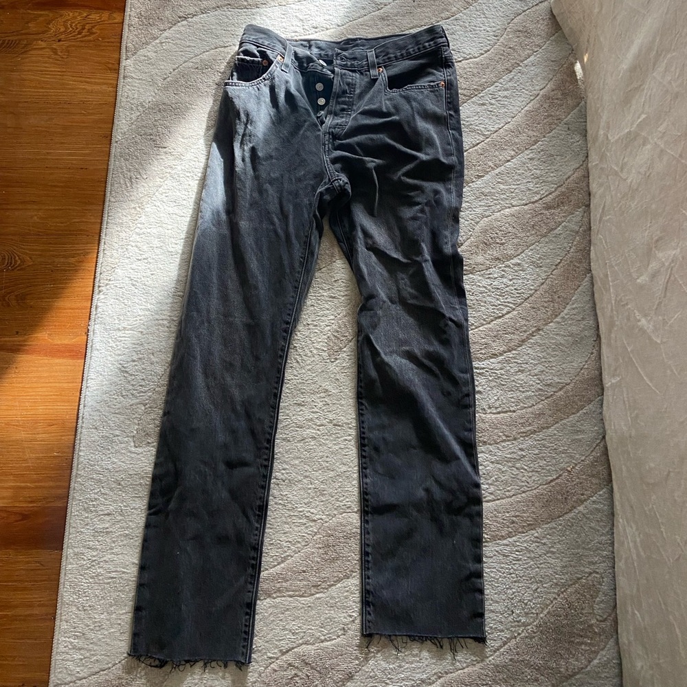 Levi 501 jeans size 28 length 30 like new
